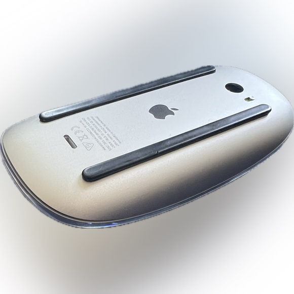 White Apple Magic Mouse - Picture 4 of 4